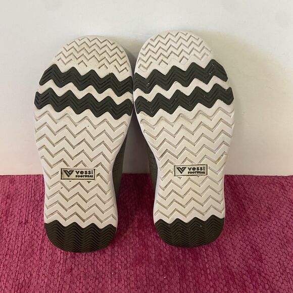 Vessi Cityscape Waterproof Slip On Knit Sneakers Olive Green Size 7 - Picture 8 of 11